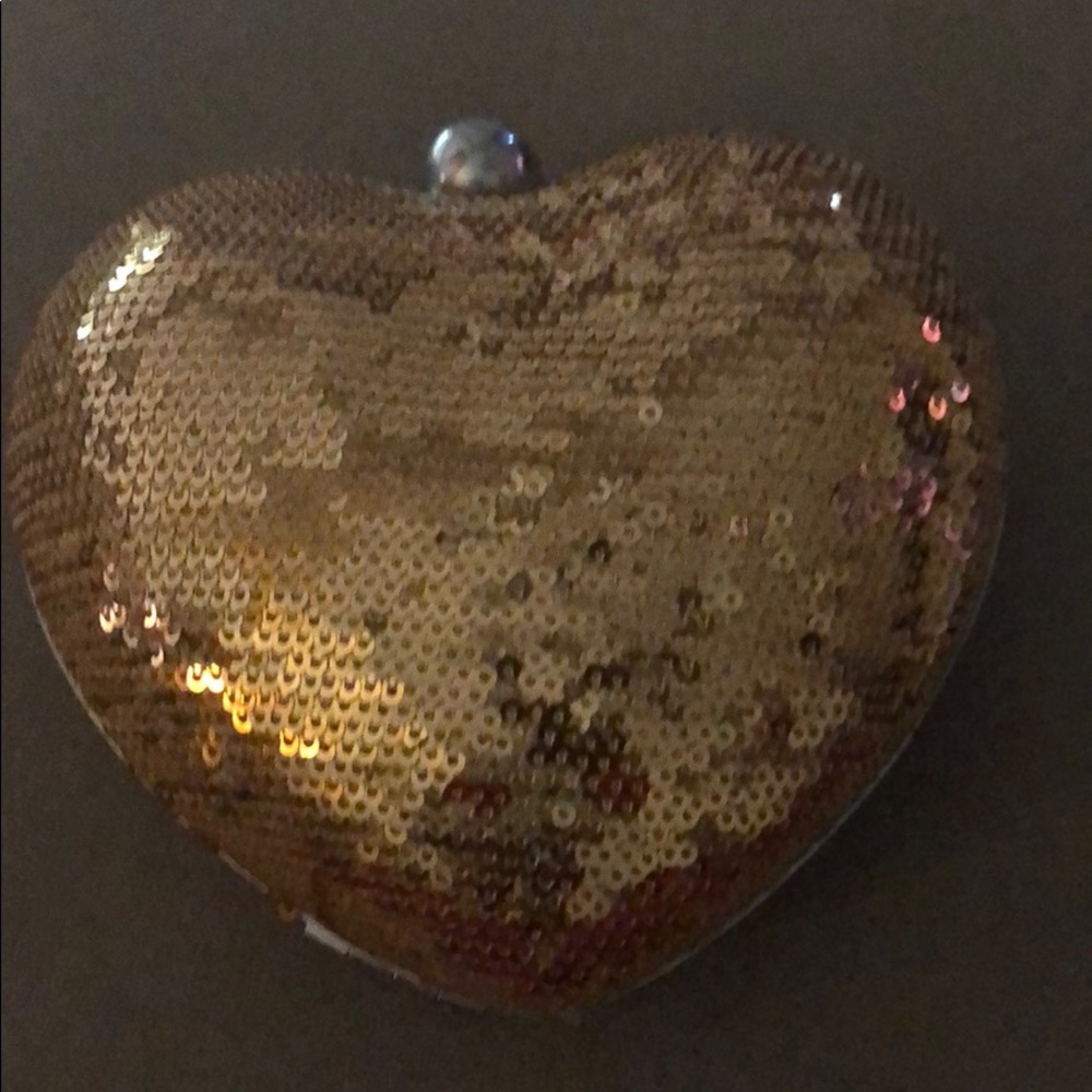 💕💥💥💥 GOLD Sequin Heart Clutch purse 💥💥💕